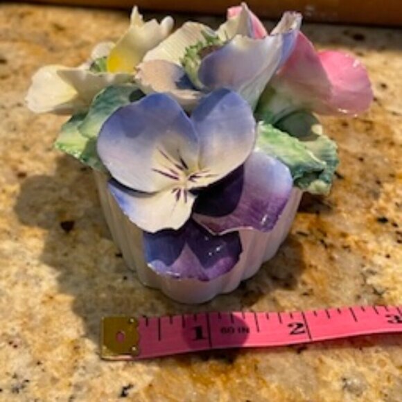 staffordshire bone china bouquet of flowers - Picture 9 of 9